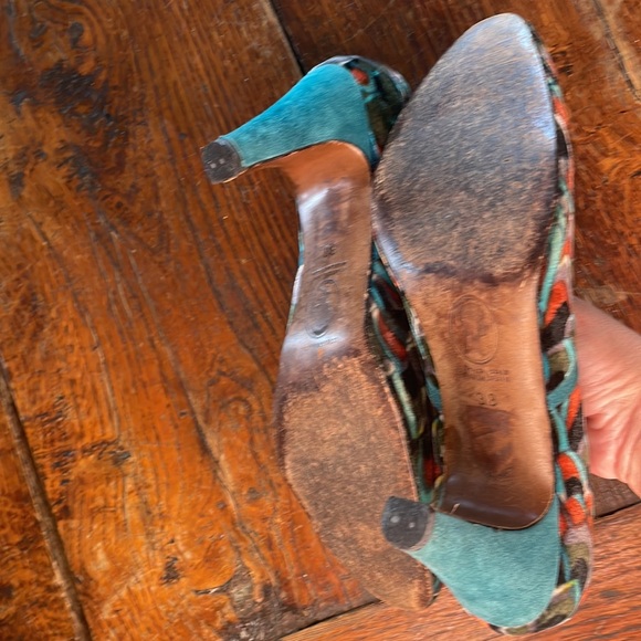 lulu guiness velvet peacock 🦚 print heels 👠 with turquoise suede trim - Picture 3 of 4